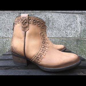 Very Volatile Los Angeles Cowboy Bootie - Size 7